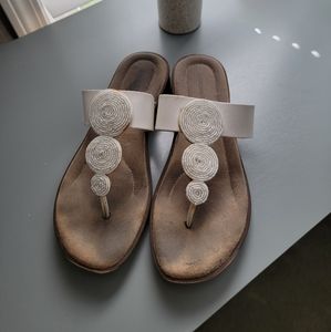 Naturalizer thong sandals size 9